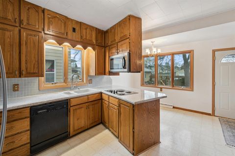 Tiny photo for 1757 W 17th Street, Davenport, IA 52804 (MLS # 100000619)