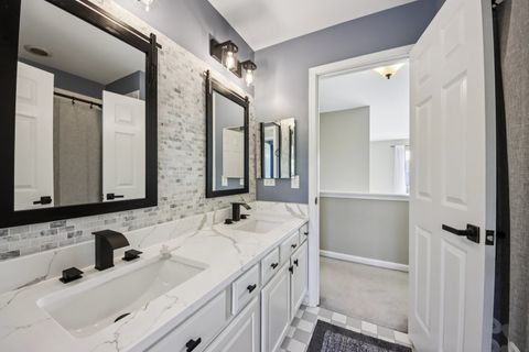 Tiny photo for 1138 Ridgewood Circle, Lake In The Hills, IL 60156 (MLS # 12607690)