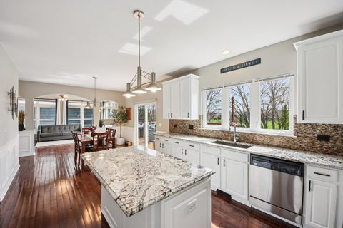 Tiny photo for 1138 Ridgewood Circle, Lake In The Hills, IL 60156 (MLS # 12607690)