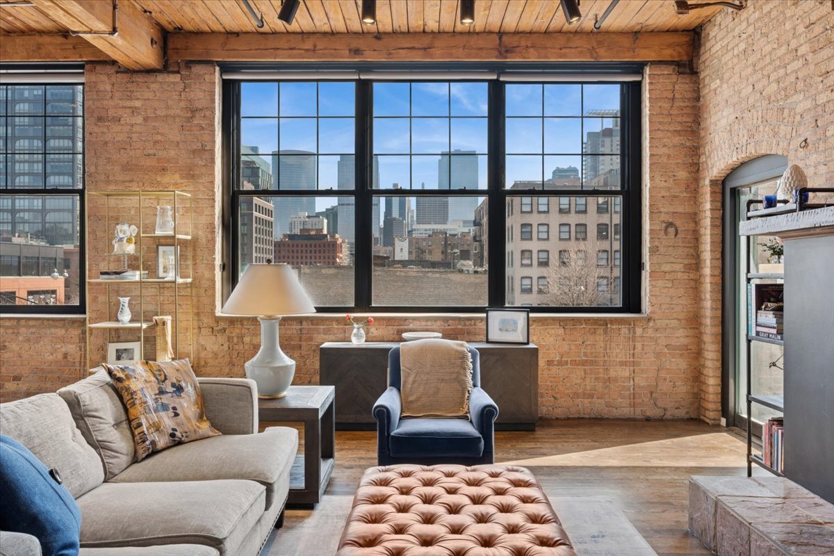 1000 W WASHINGTON Boulevard 336