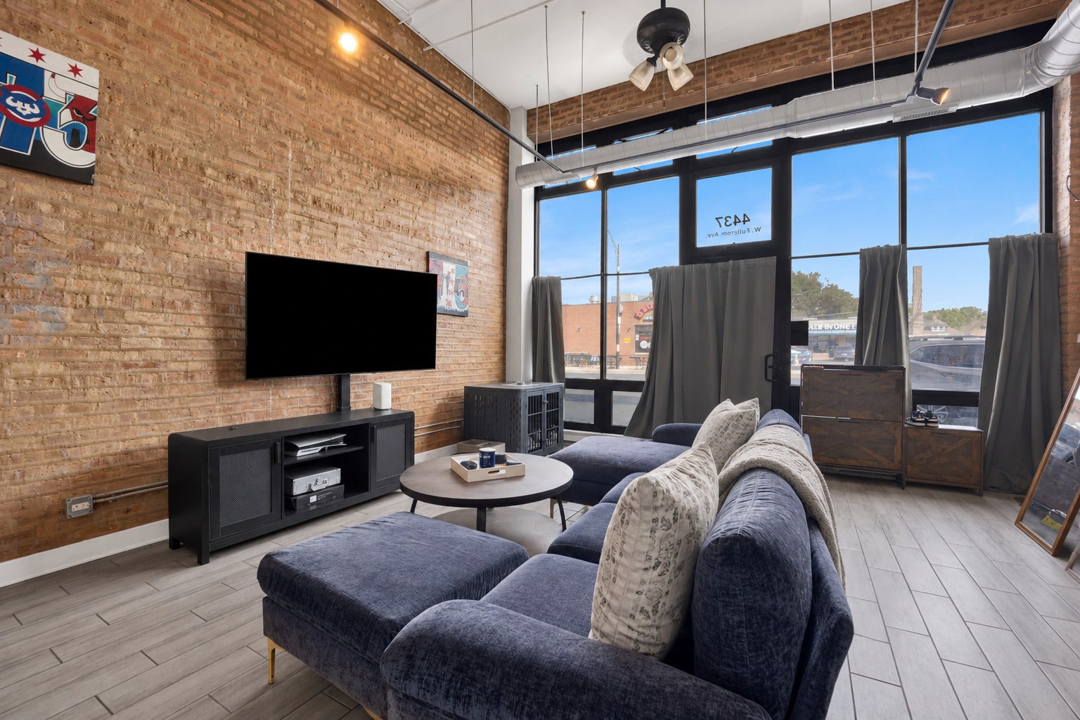 4437 W Fullerton Avenue SF