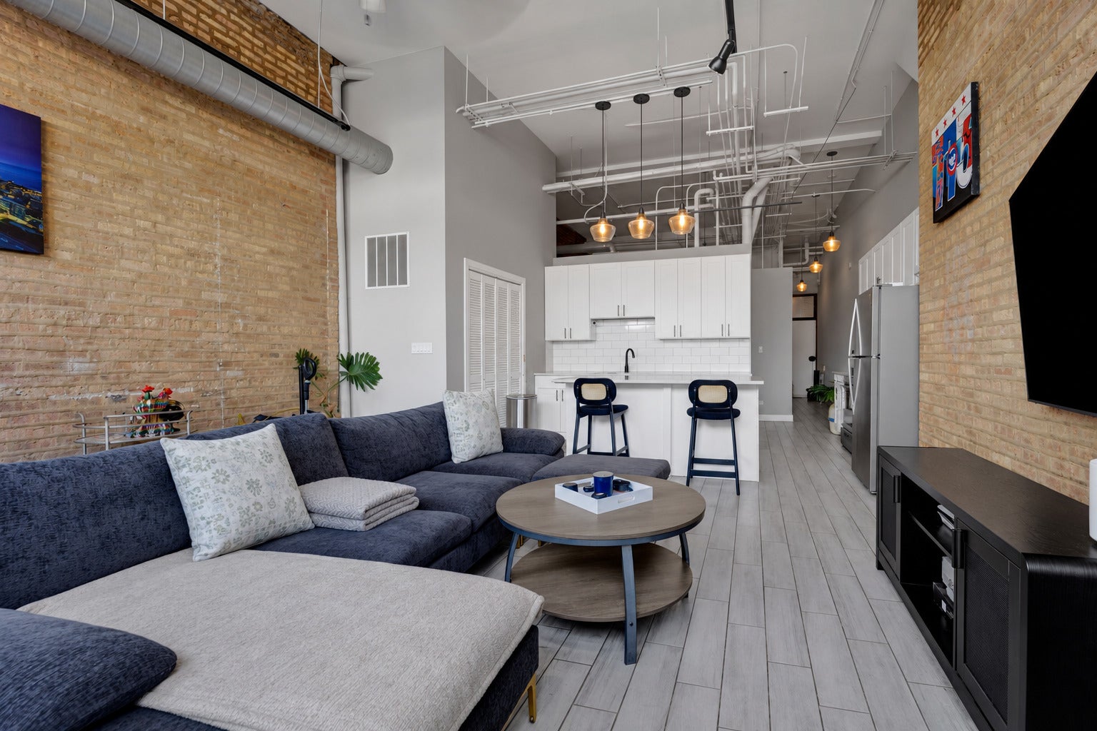4437 W Fullerton Avenue SF