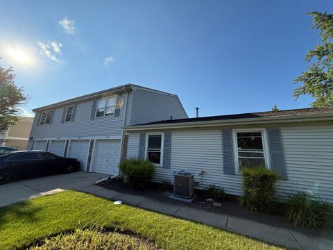Tiny photo for 233 Harvest Court, Vernon Hills, IL 60061 (MLS # 12455487)
