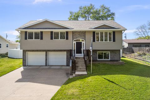 Photo of 2914 44TH Street, Rock Island, IL 61201 (MLS # 12634844)