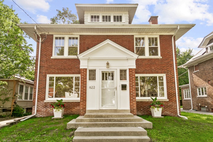 Photo 1 of 39 — 622 Sexton Street, Aurora, IL 60505