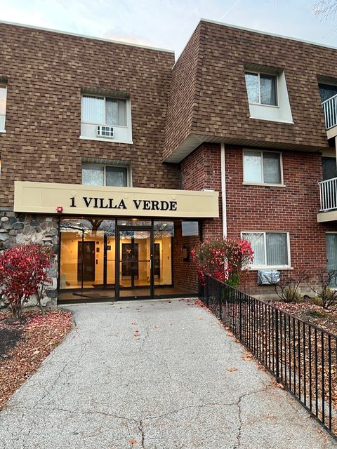 Tiny photo for 1 Villa Verde Drive #114, Buffalo Grove, IL 60089 (MLS # 12524170)