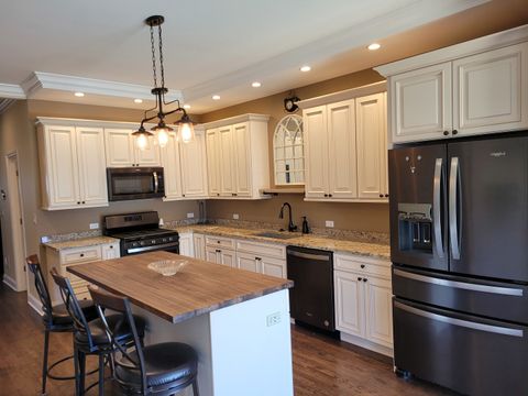 Tiny photo for 1324 East Avenue, Berwyn, IL 60402 (MLS # 12581127)