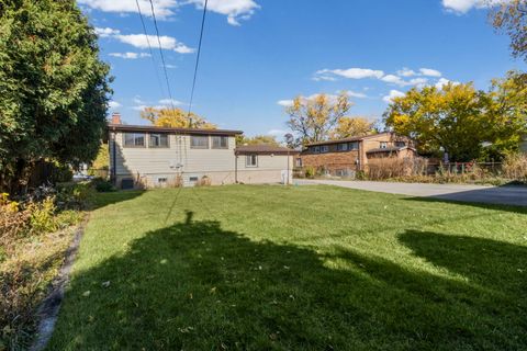 Tiny photo for 3475 Tamarind Drive, Northbrook, IL 60062 (MLS # 12512980)