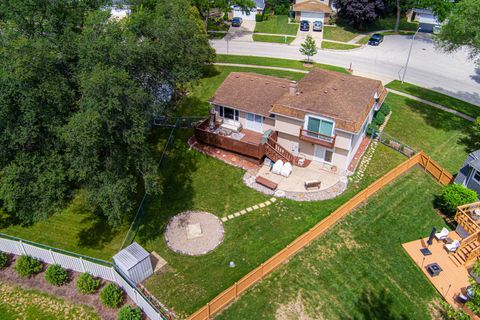 Tiny photo for 4100 N Victoria Drive, Hoffman Estates, IL 60192 (MLS # 12451767)