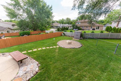 Tiny photo for 4100 N Victoria Drive, Hoffman Estates, IL 60192 (MLS # 12451767)