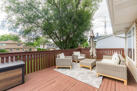 Tiny photo for 4100 N Victoria Drive, Hoffman Estates, IL 60192 (MLS # 12451767)