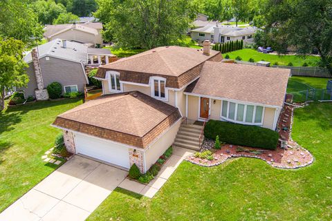 Tiny photo for 4100 N Victoria Drive, Hoffman Estates, IL 60192 (MLS # 12451767)