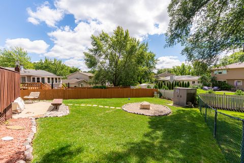 Tiny photo for 4100 N Victoria Drive, Hoffman Estates, IL 60192 (MLS # 12451767)