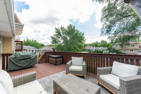 Tiny photo for 4100 N Victoria Drive, Hoffman Estates, IL 60192 (MLS # 12451767)