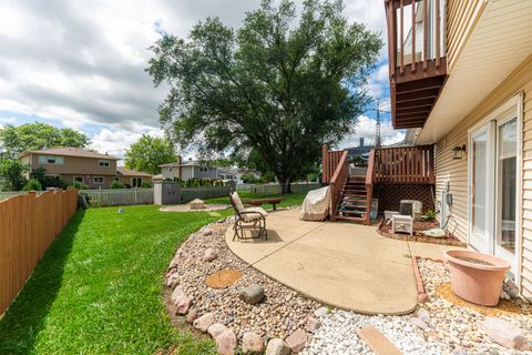 Tiny photo for 4100 N Victoria Drive, Hoffman Estates, IL 60192 (MLS # 12451767)