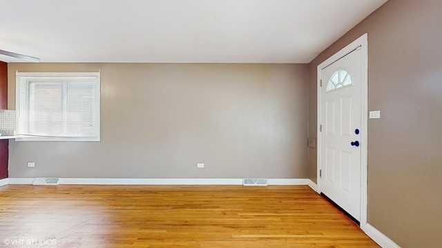 3052 E 97th Street