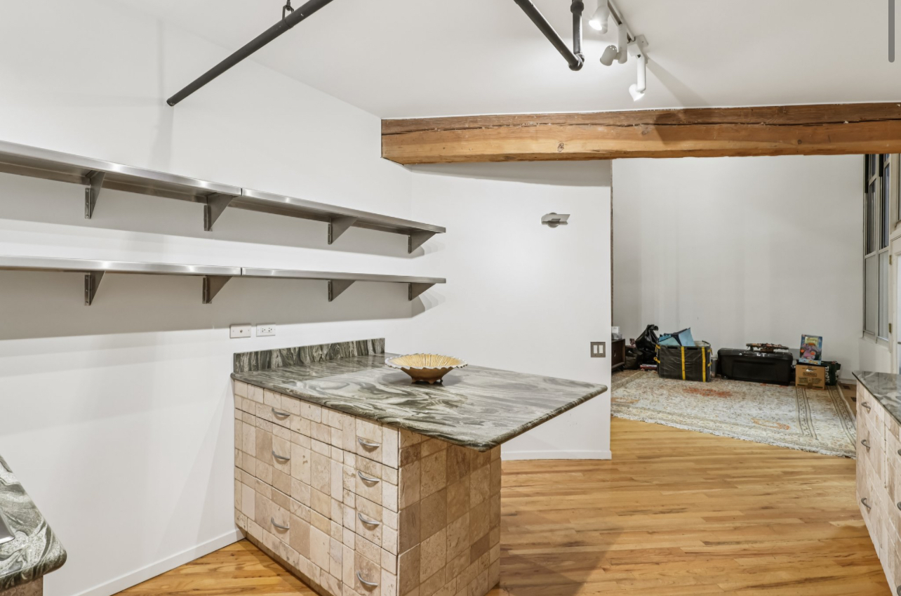 1000 W Washington Boulevard 133