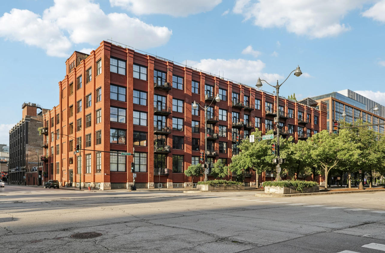 1000 W Washington Boulevard 133