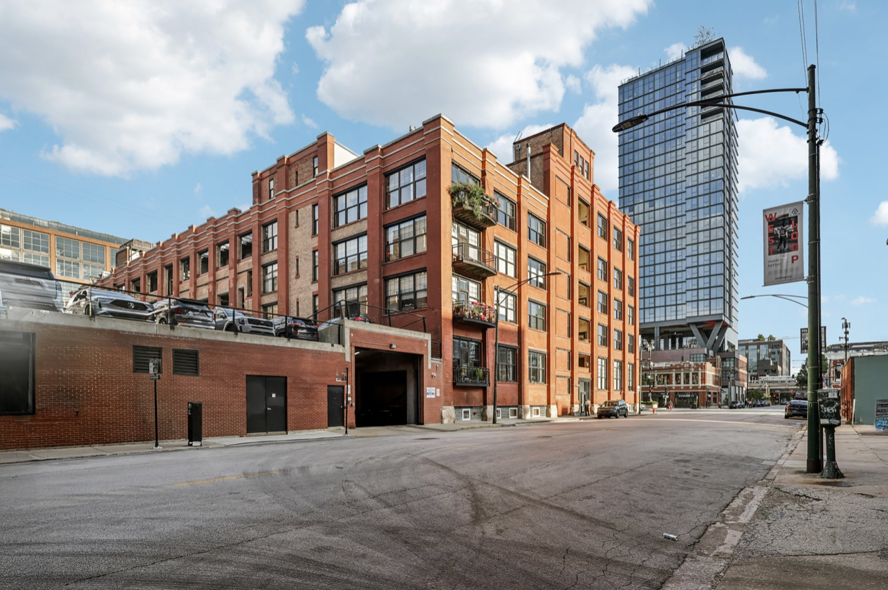1000 W Washington Boulevard 133
