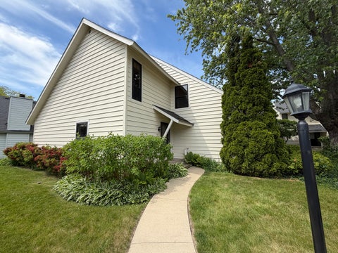 Tiny photo for 661 Mitchell Court #661, Gurnee, IL 60031 (MLS # 12762957)