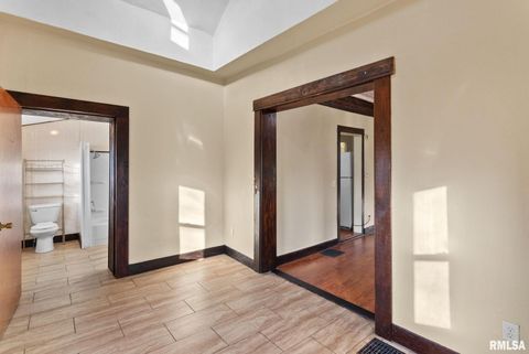 Tiny photo for 1108 ARLINGTON Avenue, Davenport, IA 52803 (MLS # QC4269781)