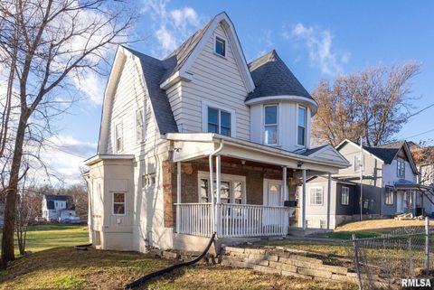 Tiny photo for 1108 ARLINGTON Avenue, Davenport, IA 52803 (MLS # QC4269781)