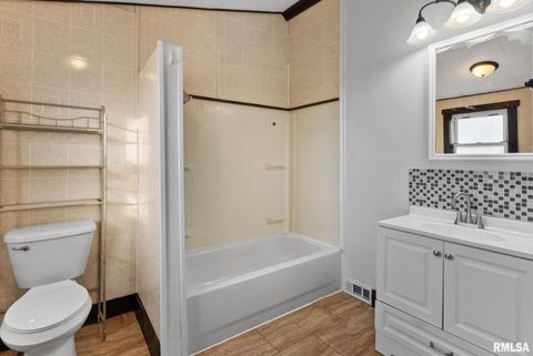 Tiny photo for 1108 ARLINGTON Avenue, Davenport, IA 52803 (MLS # QC4269781)