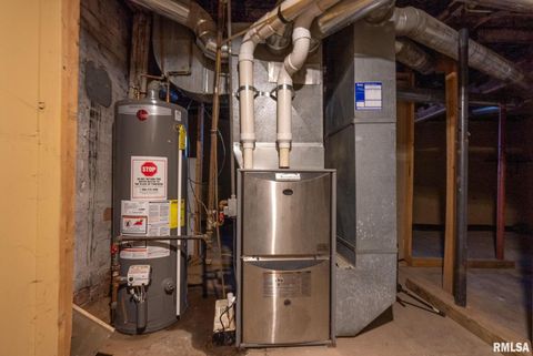 Tiny photo for 1108 ARLINGTON Avenue, Davenport, IA 52803 (MLS # QC4269781)