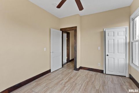 Tiny photo for 1108 ARLINGTON Avenue, Davenport, IA 52803 (MLS # QC4269781)