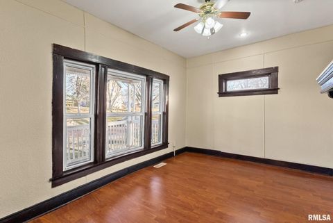 Tiny photo for 1108 ARLINGTON Avenue, Davenport, IA 52803 (MLS # QC4269781)