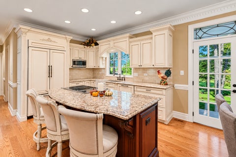 Tiny photo for 137 Circle Ridge Drive, Burr Ridge, IL 60527 (MLS # 12777706)