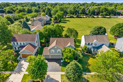 Tiny photo for 5718 Breezeland Road, Carpentersville, IL 60110 (MLS # 12669003)