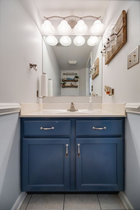 Tiny photo for 5718 Breezeland Road, Carpentersville, IL 60110 (MLS # 12669003)
