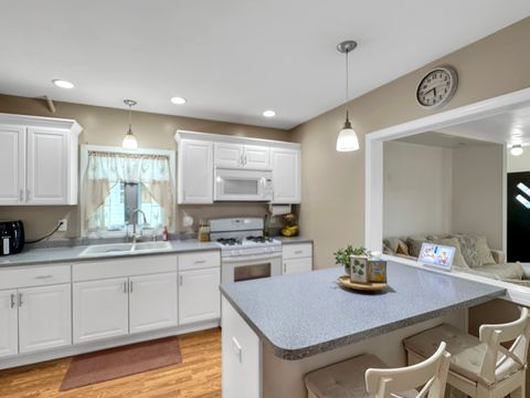 Tiny photo for 1107 Sanger Street, Ottawa, IL 61350 (MLS # 12585538)