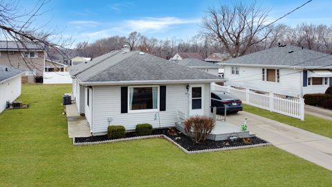 Tiny photo for 1107 Sanger Street, Ottawa, IL 61350 (MLS # 12585538)