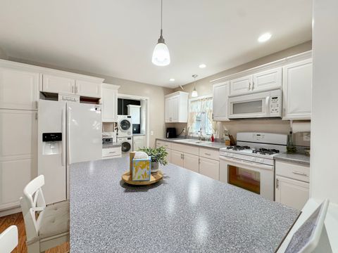 Tiny photo for 1107 Sanger Street, Ottawa, IL 61350 (MLS # 12585538)