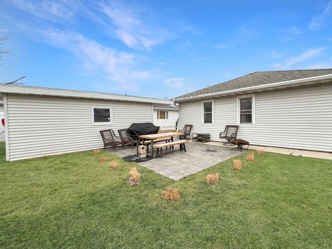 Tiny photo for 1107 Sanger Street, Ottawa, IL 61350 (MLS # 12585538)