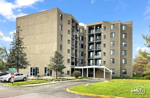 Photo of 1750 N Marywood Avenue #207, Aurora, IL 60505 (MLS # 12620449)