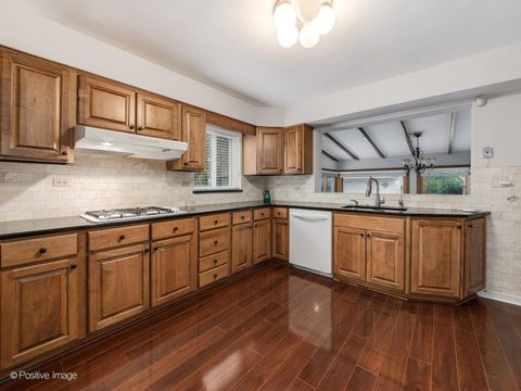 Tiny photo for 152 S Lombard Avenue, Lombard, IL 60148 (MLS # 12652096)