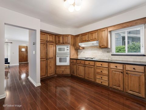 Tiny photo for 152 S Lombard Avenue, Lombard, IL 60148 (MLS # 12652096)