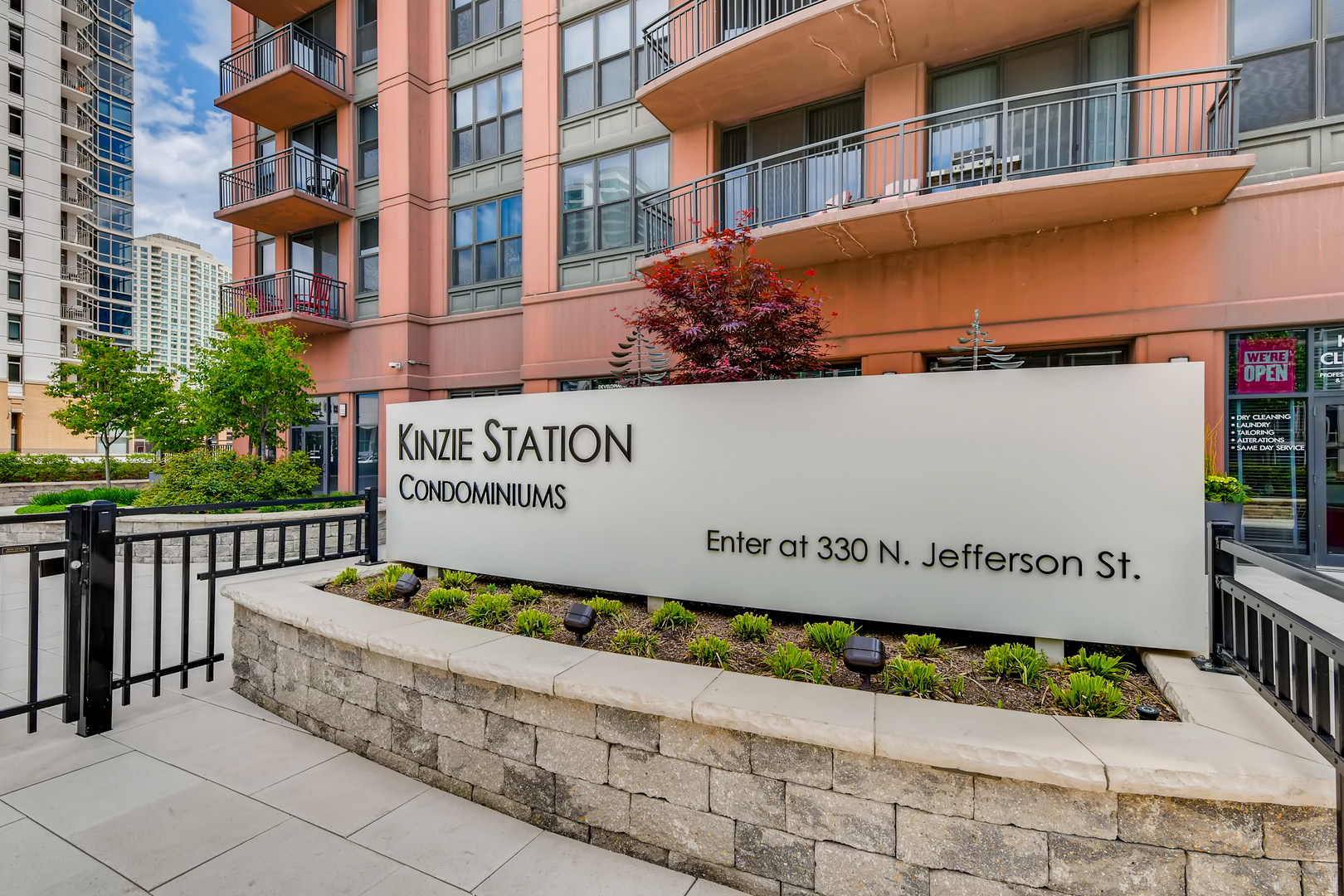 330 N Jefferson Street 2007