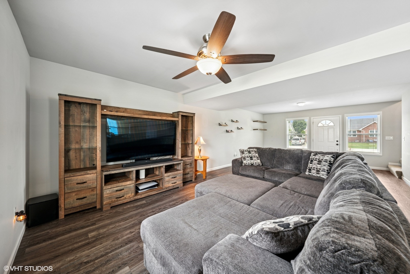 1042 W Cermak Road