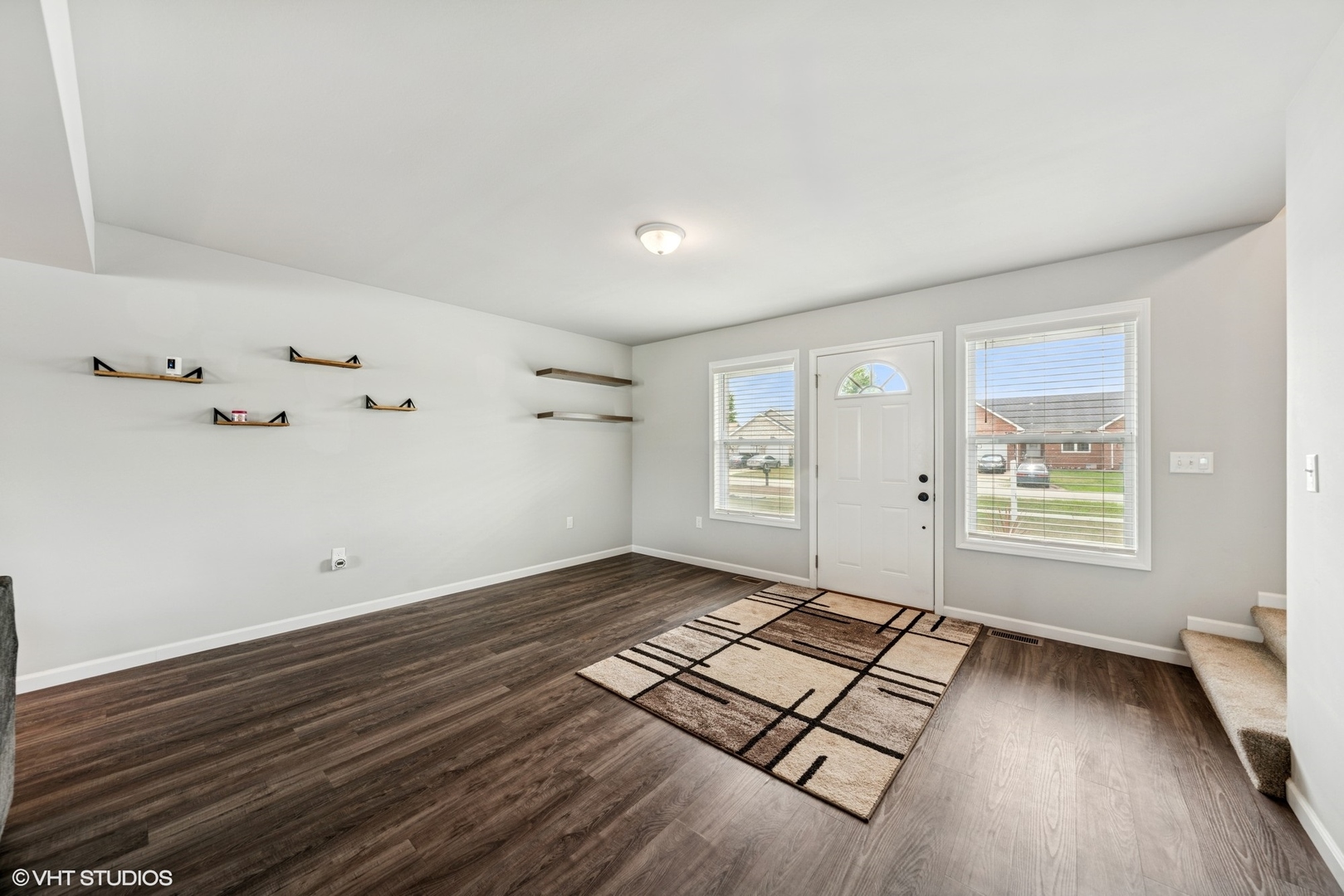 1042 W Cermak Road