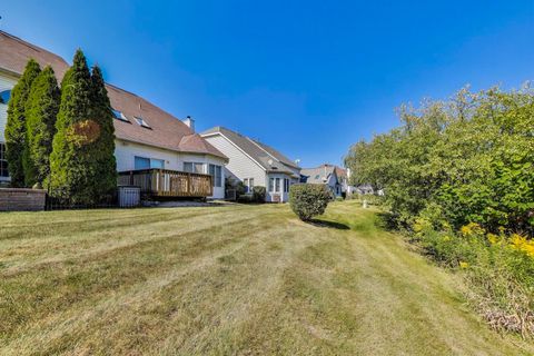 Tiny photo for 810 Thornwood Drive, St. Charles, IL 60174 (MLS # 12469523)