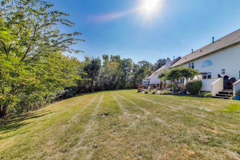 Tiny photo for 810 Thornwood Drive, St. Charles, IL 60174 (MLS # 12469523)