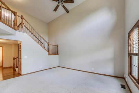 Tiny photo for 810 Thornwood Drive, St. Charles, IL 60174 (MLS # 12469523)
