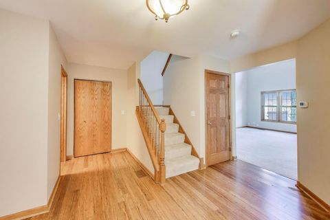 Tiny photo for 810 Thornwood Drive, St. Charles, IL 60174 (MLS # 12469523)