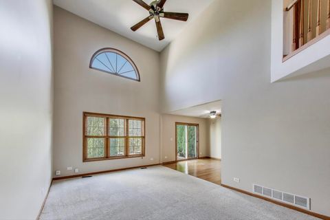 Tiny photo for 810 Thornwood Drive, St. Charles, IL 60174 (MLS # 12469523)