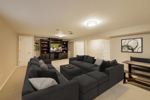 Tiny photo for 810 Thornwood Drive, St. Charles, IL 60174 (MLS # 12469523)