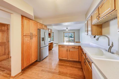 Tiny photo for 810 Thornwood Drive, St. Charles, IL 60174 (MLS # 12469523)